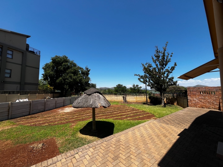 To Let 4 Bedroom Property for Rent in Schoemansville North West
